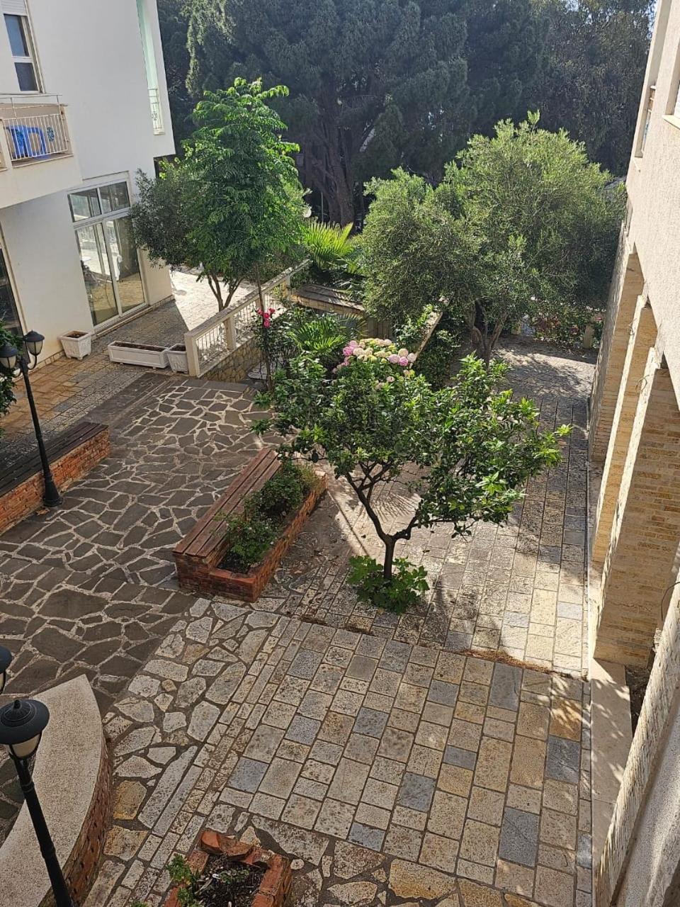 Redsun Apartment Vlore Exterior photo
