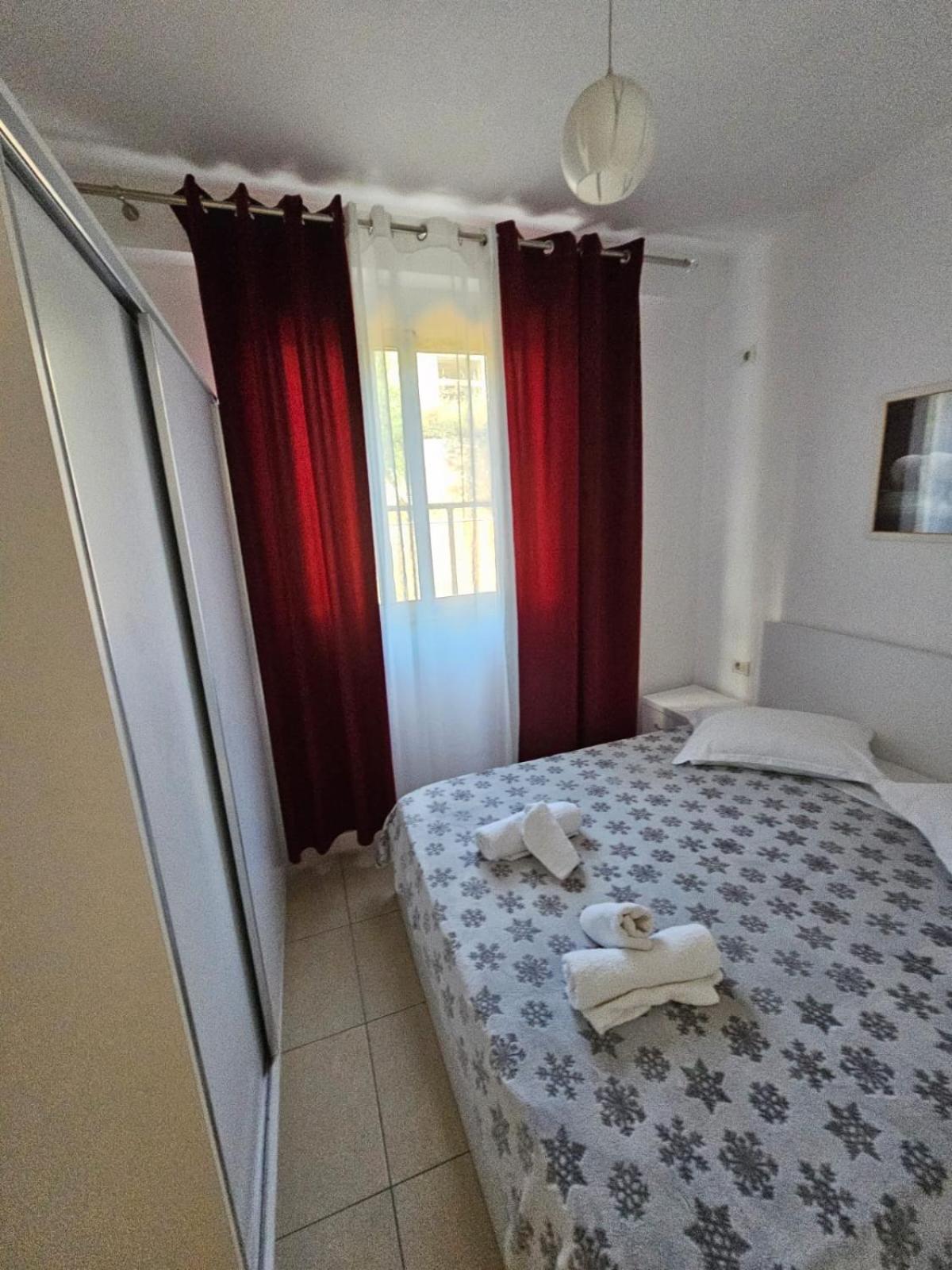 Redsun Apartment Vlore Exterior photo