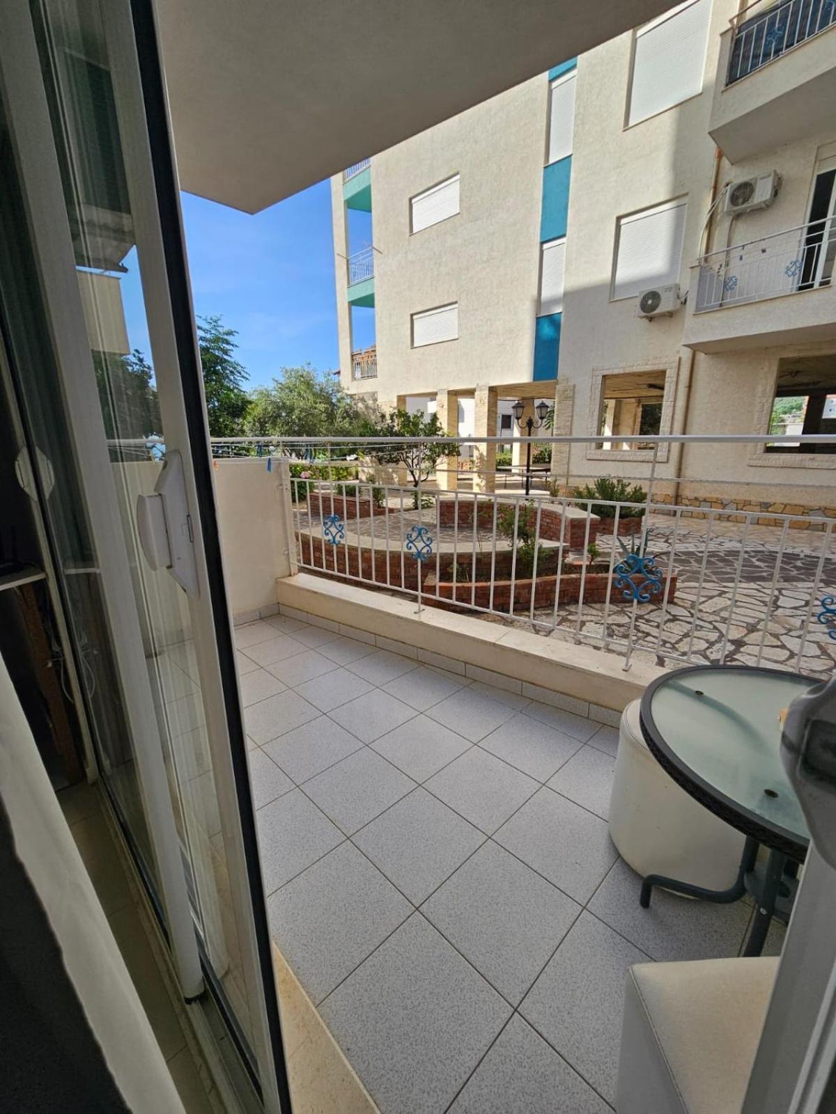 Redsun Apartment Vlore Exterior photo