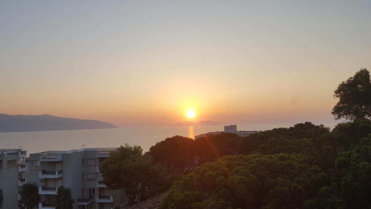 Redsun Apartment Vlore Exterior photo